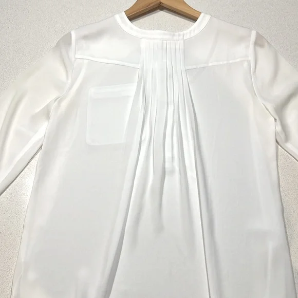 NYDJ White silky blouse with 3/4 sleeves. Women’s Small. Excellent condition. - Picture 3 of 9